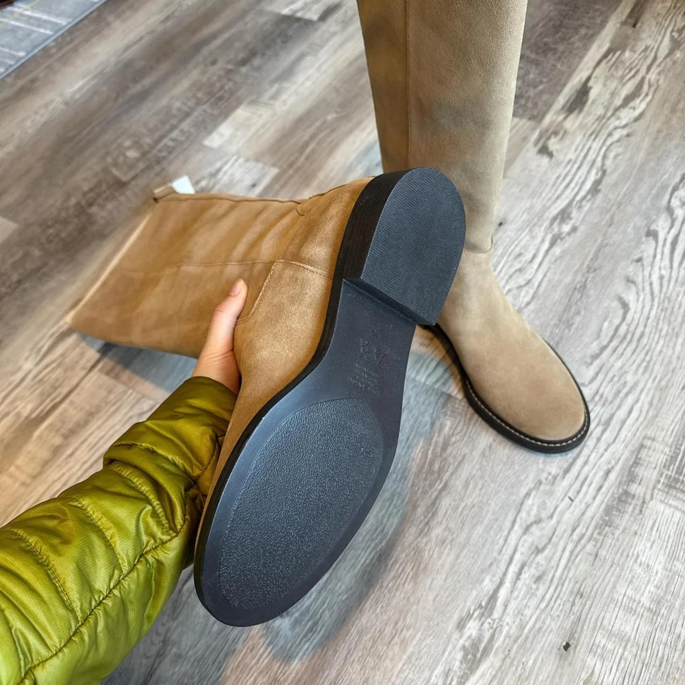 ZARA FLAT SUEDE BOOTS WITH INTERIOR LINING. SIZE 9 or 40